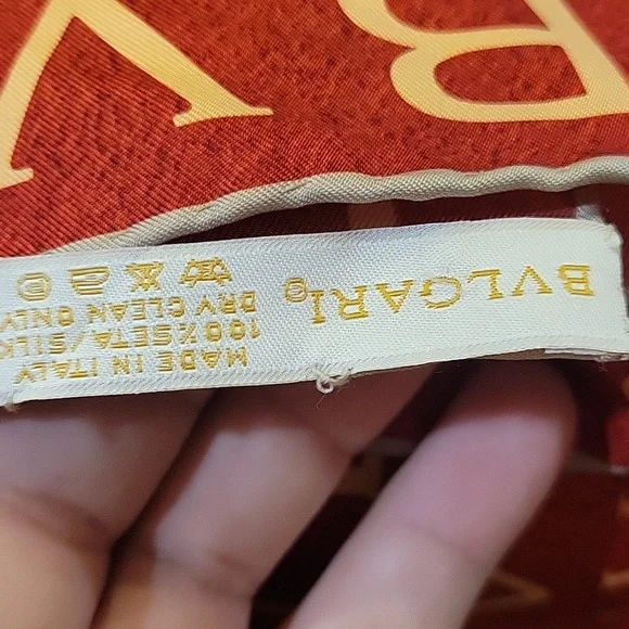 Bvlgari Gold and Cream Accent with Red Detail - Picture 4 of 16